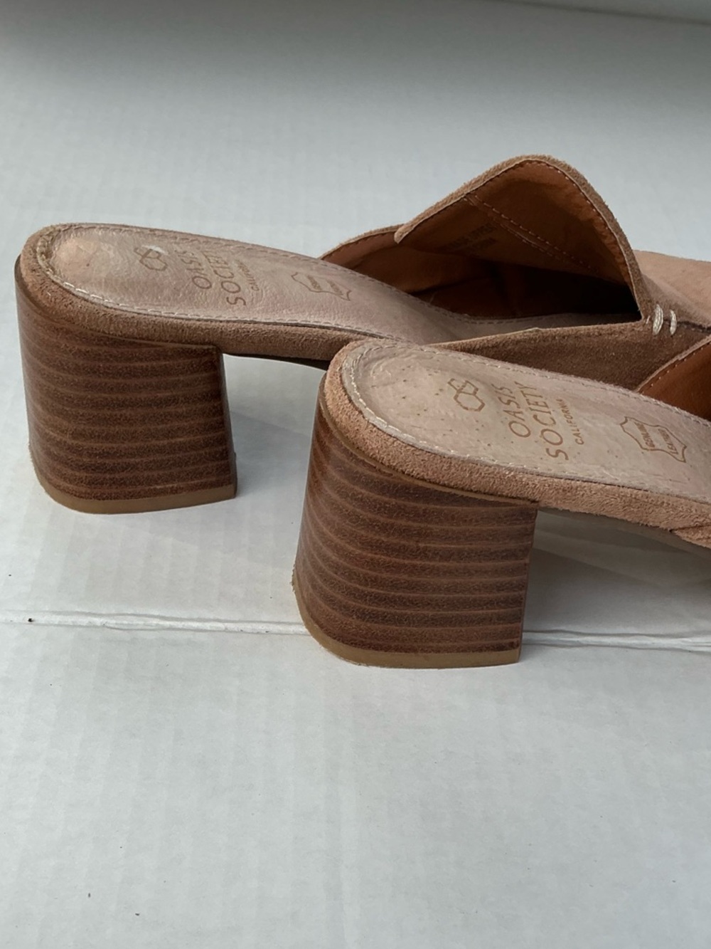 Oasis Society California Women’s Tan Suede Mules Leather Block Heel-Size 8-GUC - Picture 10 of 11